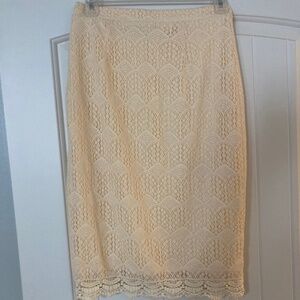 Women’s pale yellow lace pencil skirt